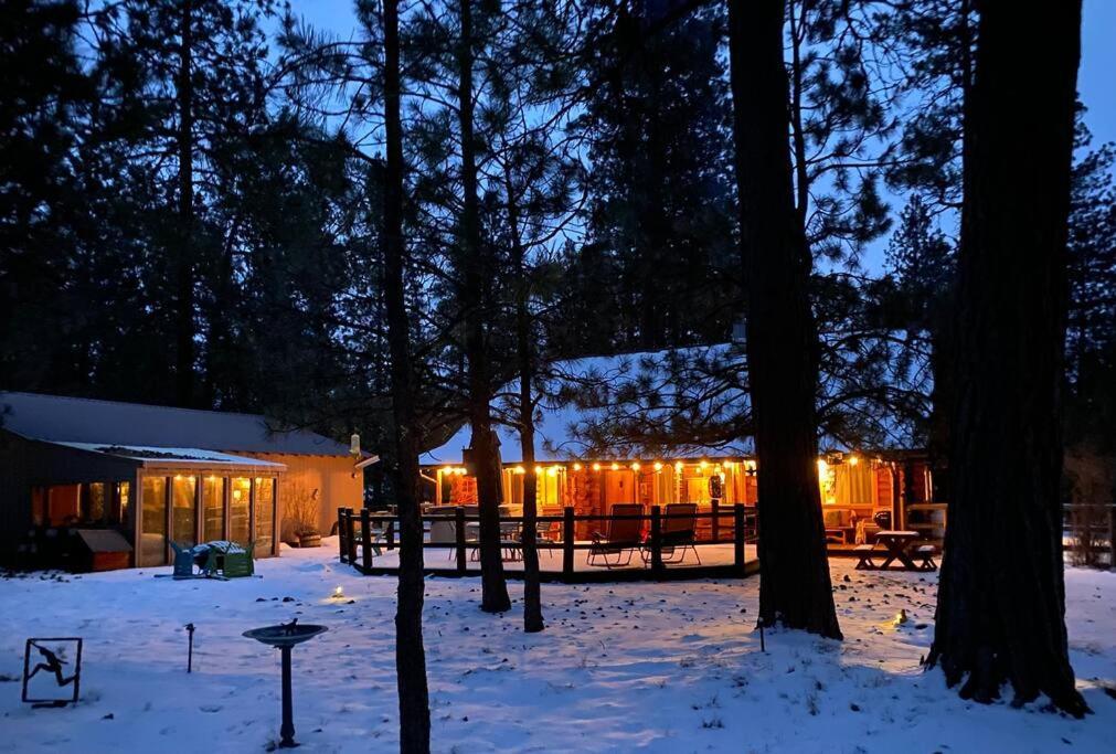 Beautiful Log Home Outside Of Sisters Exteriér fotografie